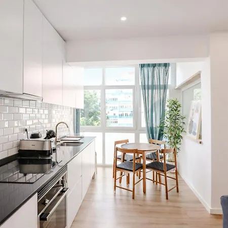 2 Bedroom Flat With Ac And Elevator Lisbon