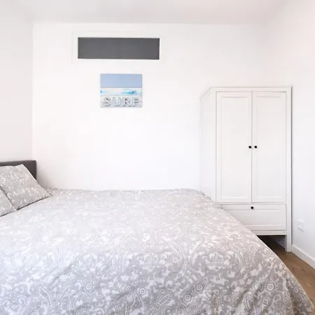 2 Bedroom Flat With Ac And Elevator Appartement *