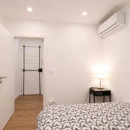 2 Bedroom Flat With Ac And Elevator *